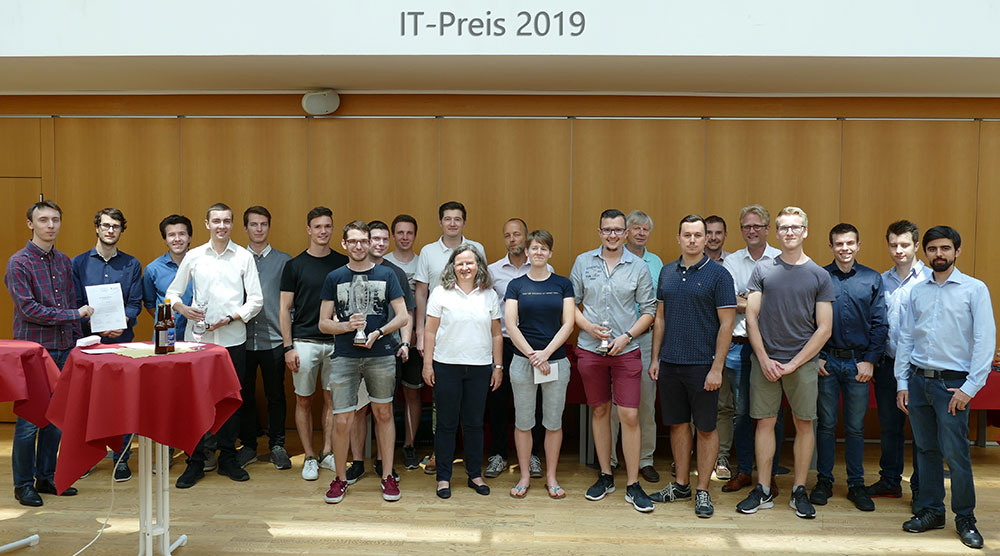 Gruppenfoto der Preisträger und Jury vom IT Preis der Stadt Innsbruck 2019