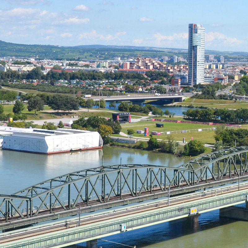 Aussicht auf die Donau bei den neuen Büroräumlichkeiten in Wien